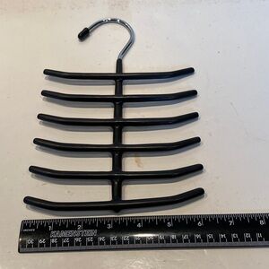 Heavy-Duty Metal Tie Rack w/Rubber-Coated Prongs